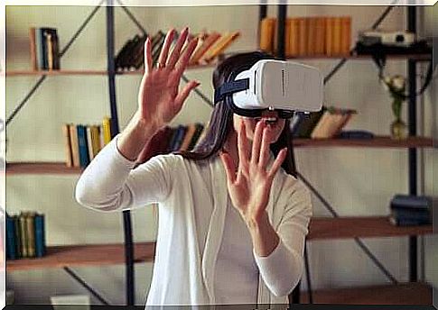 neuropsychological rehabilitation - woman with VR glasses